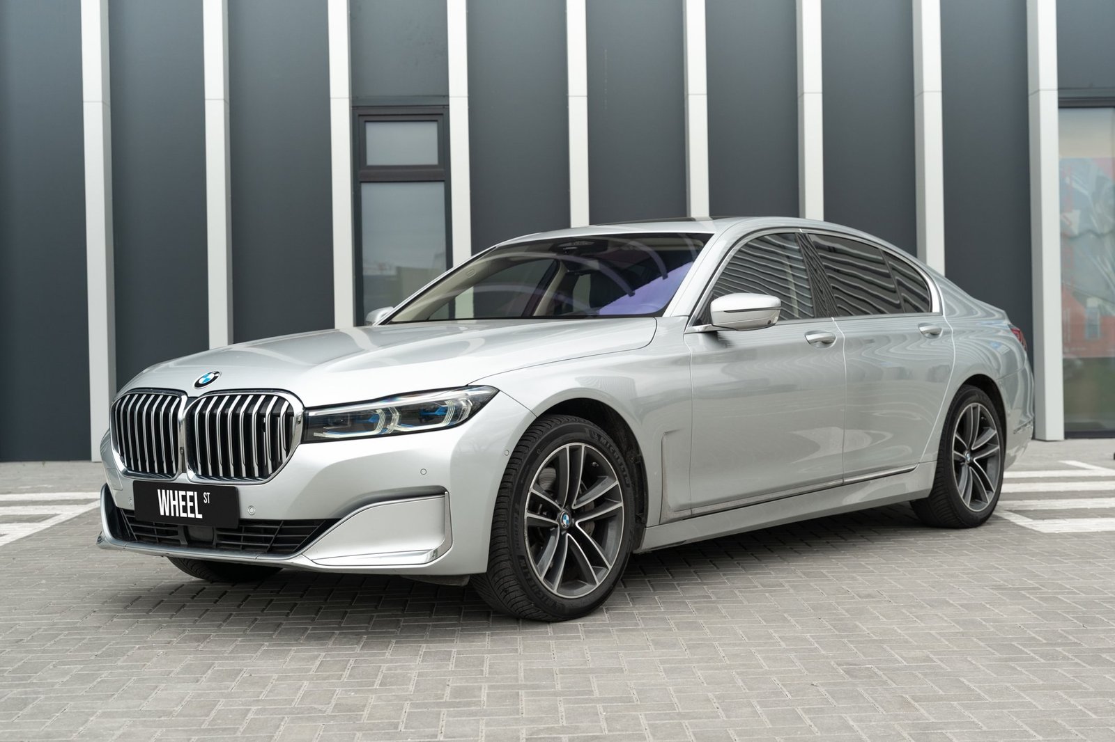 BMW 730